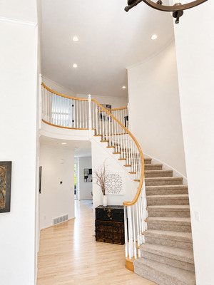 Entry & Living photo